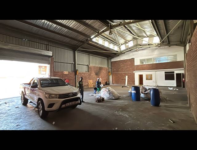 357M² WAREHOUSE TO LET IN JET PARK